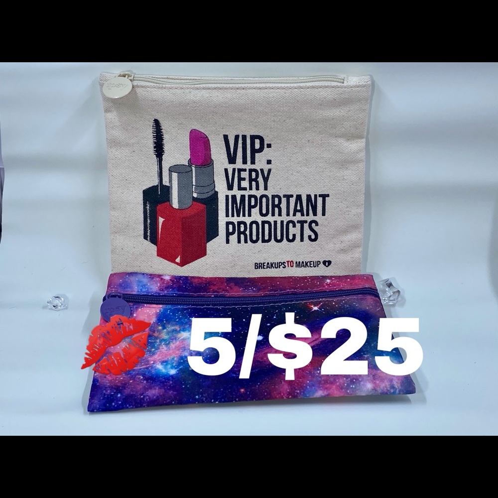 💋 Makeup Bags